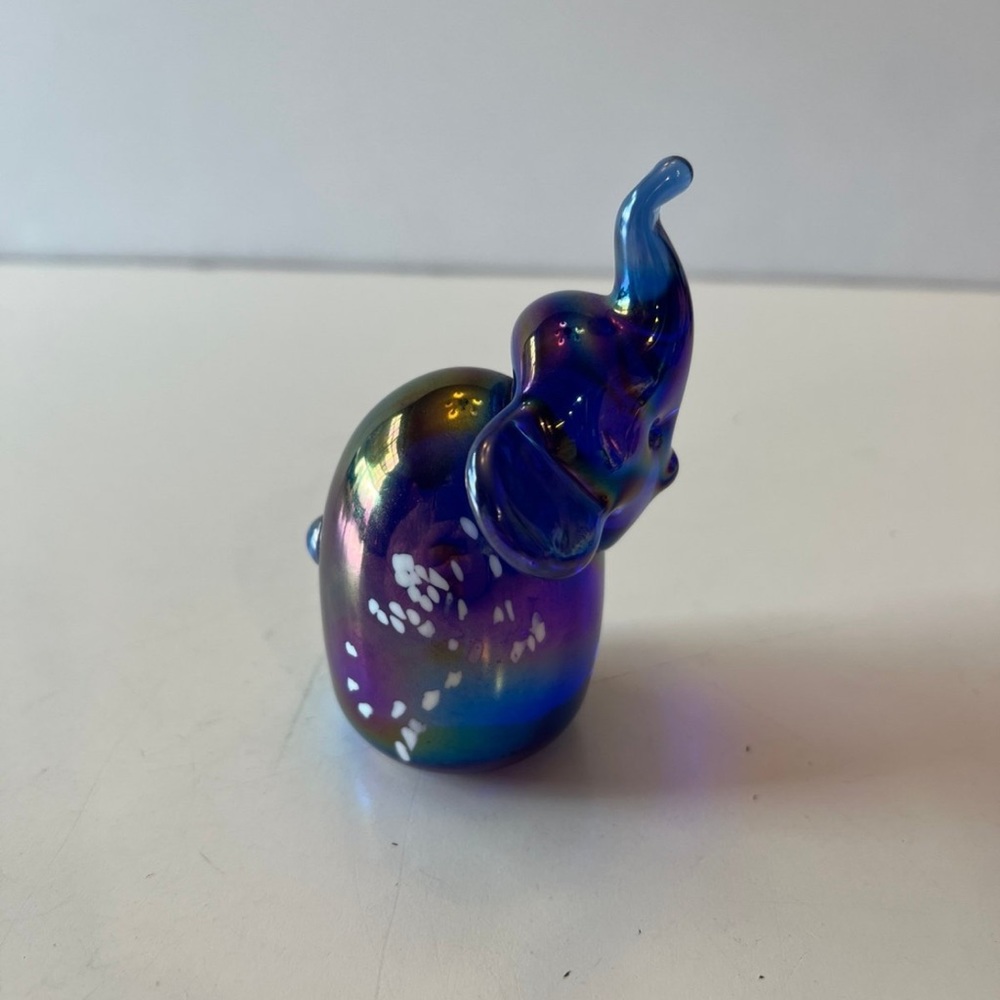 Vintage Handmade Iridescent Cobalt Blue Glass 4" Elephant Paperweight / …